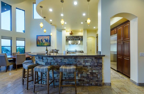 Fountain Hills Maison | Luxury Fountain Hills, VIEWS, infinity Edge Pool, Hot Tub, Sleeps 14