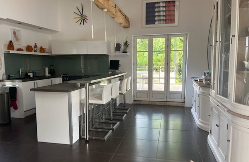 Alos Villa | Maison française de luxe avec climatisation, grande piscine privée, WiFi et d'excellentes installations