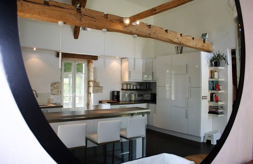 Alos Villa | Maison française de luxe avec climatisation, grande piscine privée, WiFi et d'excellentes installations