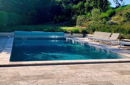 Alos Villa | Maison française de luxe avec climatisation, grande piscine privée, WiFi et d'excellentes installations