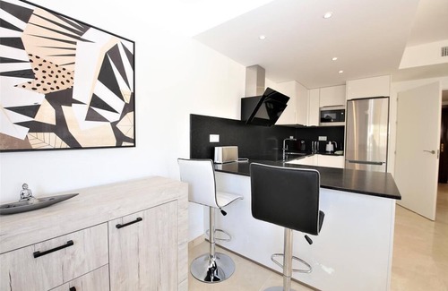 Estepona Appartement | Appartement de luxe en première ligne dans le port, Marina en première ligne près de la plage et bar