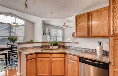 Englewood Copropriété | CONDO MEUBLE DE LUXE PROCHE DTC, DISH NETWORK & STARZ CORPORATE & CENT AIRPORT