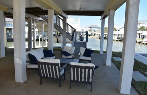 Isla Del Sol Maison | Luxury Galveston Waterfront Escape – Amazing Pool, Spa & Canal Views!