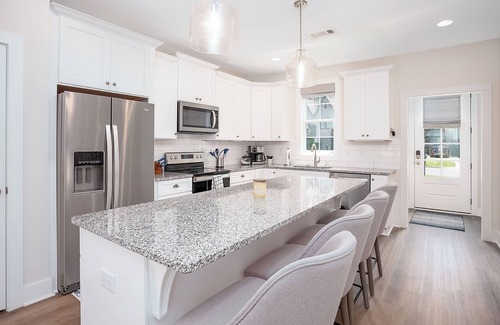 Auburn - Opelika Maison | Luxury Gameday Townhome at Auburn Airport 4 bedroom/3 1/2 bath End unit