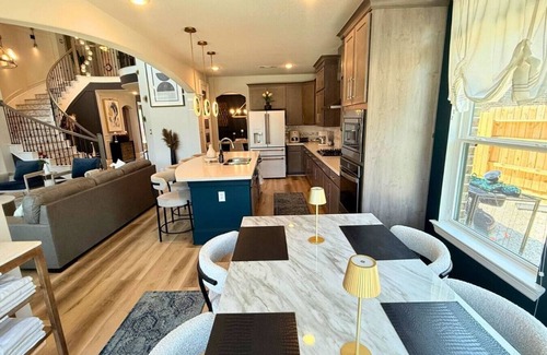Atascocita Maison | Luxury Getaway w/ Pool, Sauna, Gym & Lagoon