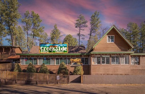 Christopher Creek Maison | Luxury Glamper Retreat 14 Forest Site
