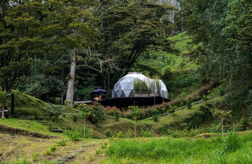 San Francisco Maison | Luxury glamping site located next to a stream