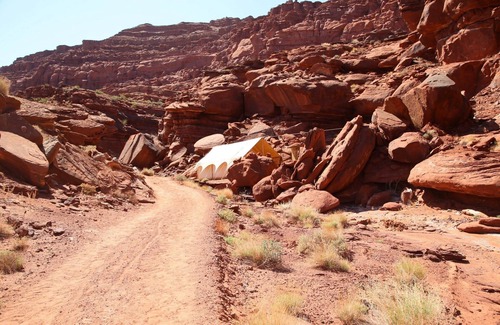 Moab Cabine | * Luxury Glamping Tent in Moab | Sleeps 4