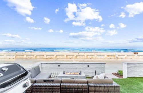 Mission Beach Maison | Luxury Ground S Oceanfront Unit with Boardwalk Lounge Firepit - AC