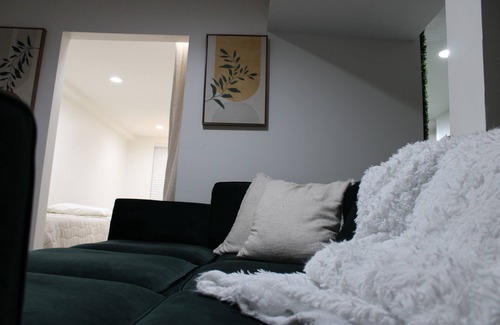 Near Northeast Appartement | Luxury Group Retreat in Heart of DC!