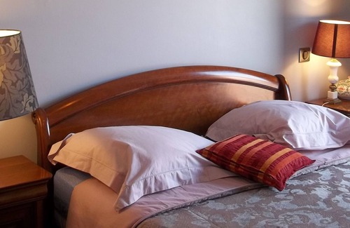 Cugnaux Maison | Chambre D Hôte De Luxe , Sde, wc, terrasse, Piscine Privée Chauffé et Aquabike