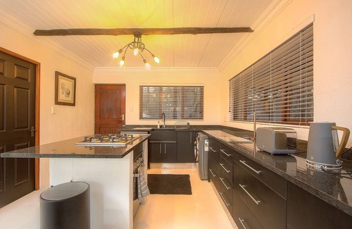 Marloth Park Maison | Luxury Guesthouse Co @ HoneymoonHouse