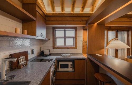 Seochon Villa | Luxury Hanok Subtle Grace