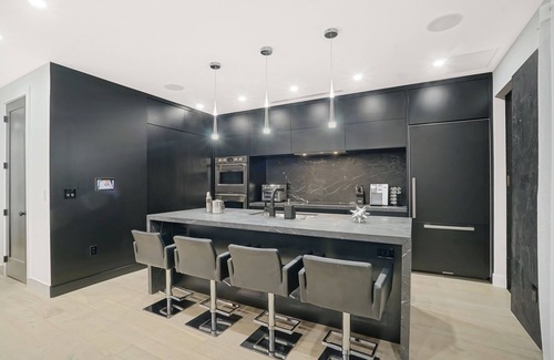 Buena Vista Villa | Luxury Heated Pool + BBQ + 15 Min To Beach