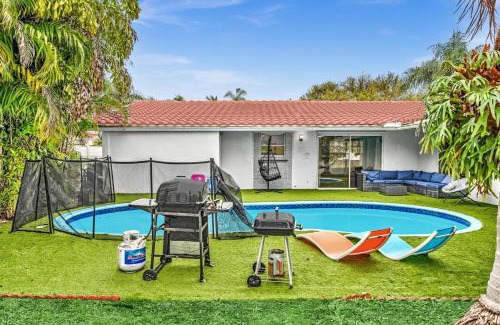 Hollywood Hills Maison | Luxury Heated Pool Villa Hollywood Beach & Casino