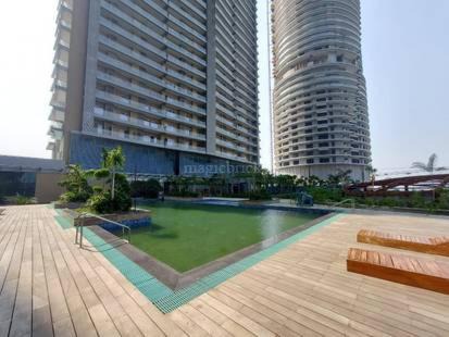 Noida Appartement | Luxury Heights with City View and River View