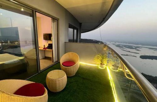 Noida Appartement | Luxury Heights with City View and River View