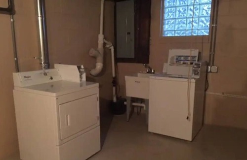 Beaver Falls Appartement | Luxury, high-end 1 BR, laundry