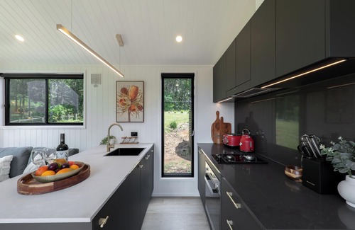 Palmwoods Cabine | Luxury Hinterland Tiny Home | Secluded Romantic Escape with Stunning Views