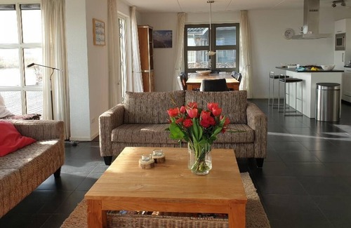 Offingawier Villa | Villa de vacances de luxe dans un emplacement privilégié sur le Sneekermeer, Friesland, 8-9 pers
