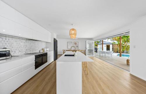 Burleigh Waters Maison | Luxury home in the heart of Burleigh