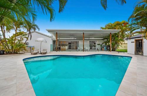 Burleigh Waters Maison | Luxury home in the heart of Burleigh