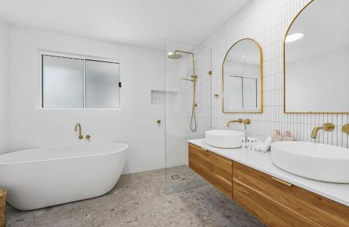 Burleigh Waters Maison | Luxury home in the heart of Burleigh