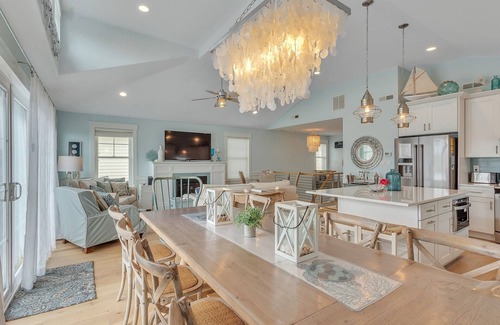 North End Maison | Luxury Home Near Beach, Boardwalk & Shopping-Elevator/Linens/Game Room/Bikes