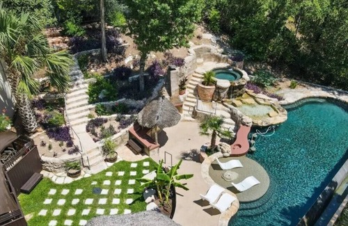 Lakeway Maison | Luxury home, pool, media room, 4 bedrooms, private, wrap around porch, OD Kitch