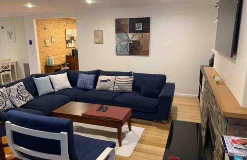 Mulgrave Maison | Luxury home with 3 BR + study near Monash Uni