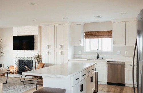 Bay Terraces Maison | Luxury home with beautiful views - 15 min from DT!