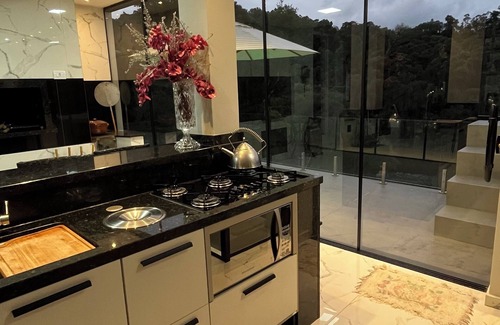 Rio dos Cedros Maison | Luxury house by the lake, Spa, access to water.