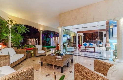 Rancho Cortes Maison | Luxury house in an exclusive area, 40 minutes from CDMX. Warm and sunny climate.