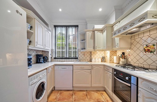Frognal and Fitzjohns Maison | Hollybank House
