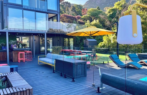 Governors Bay Maison | Luxury house in the bay. W/ pool, spa, pizza oven, bbq and deck.