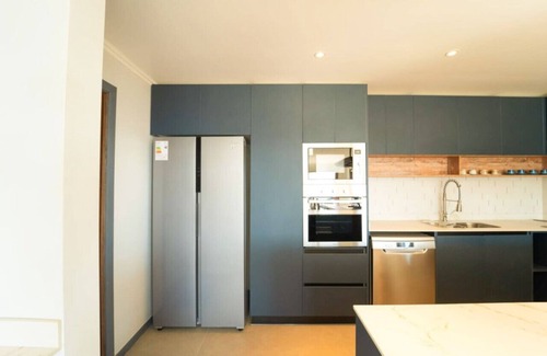 Puerto Varas Maison | Luxury House Playa Hermosa - BBQ Jacuzzi Parking Wifi