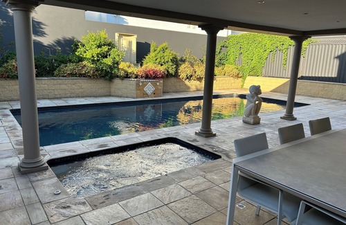 Essendon Maison | Luxury house with 5 bedrooms, pool and spa