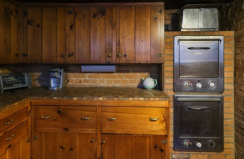 Clarence Maison | Luxury in a Historic Landmark-great restaurants within walking distance!