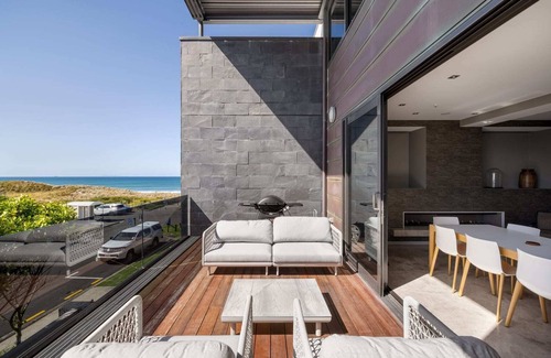 Mount Maunganui Maison | Luxury in Paradise - Sea Views, Beach and Spa