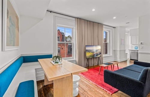 Southwest Center City Appartement | Luxury in Ritt Sq., Parking, Hosted By StayRafa