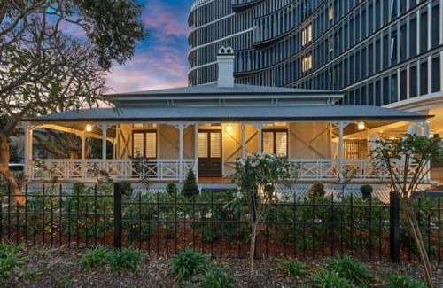 Kangaroo Point Maison | Luxury Inner City Heritage House