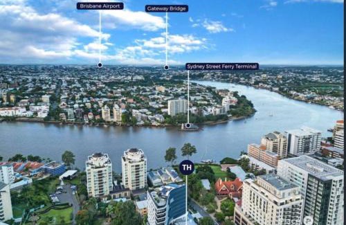 Kangaroo Point Maison | Luxury Inner City Heritage House