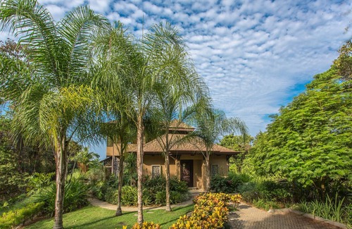 Dominicalito Villa | Villa privée dans la jungle, avec vue sur l'océan, piscine à débordement, faune et air conditionné