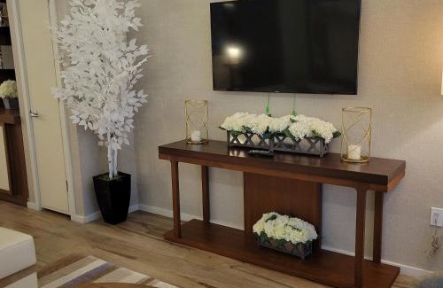 Central Beach Appartement | Luxury Junior Suite in Five Star Hotel