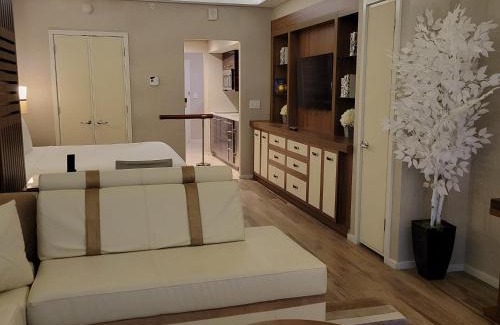 Central Beach Appartement | Luxury Junior Suite in Five Star Hotel