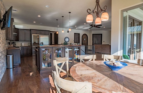 Montview Harbor Maison | Accueil Waterfront magnifique sur le lac Austin Parfait pour les enfants et les chiens!