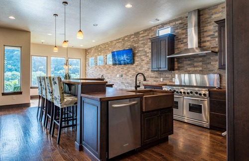 Montview Harbor Maison | Accueil Waterfront magnifique sur le lac Austin Parfait pour les enfants et les chiens!