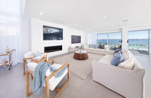Yarrawonga Maison | Luxury Lake House