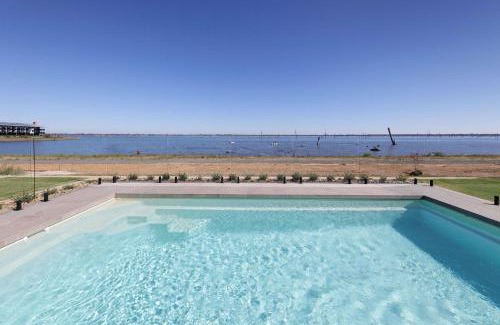 Yarrawonga Maison | Luxury Lake House