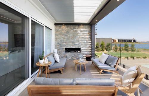 Yarrawonga Maison | Luxury Lake House